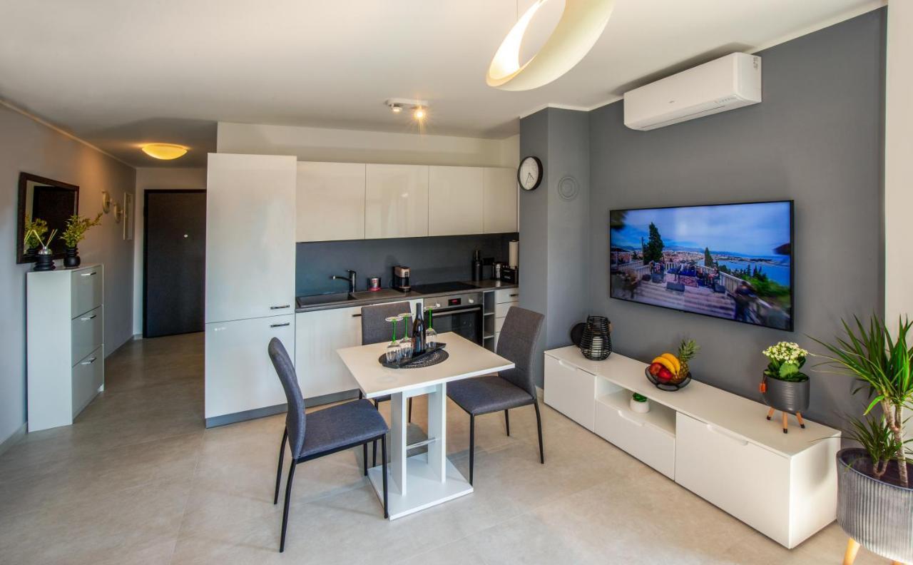 Rijeka Relax Apartment With Parking Екстериор снимка