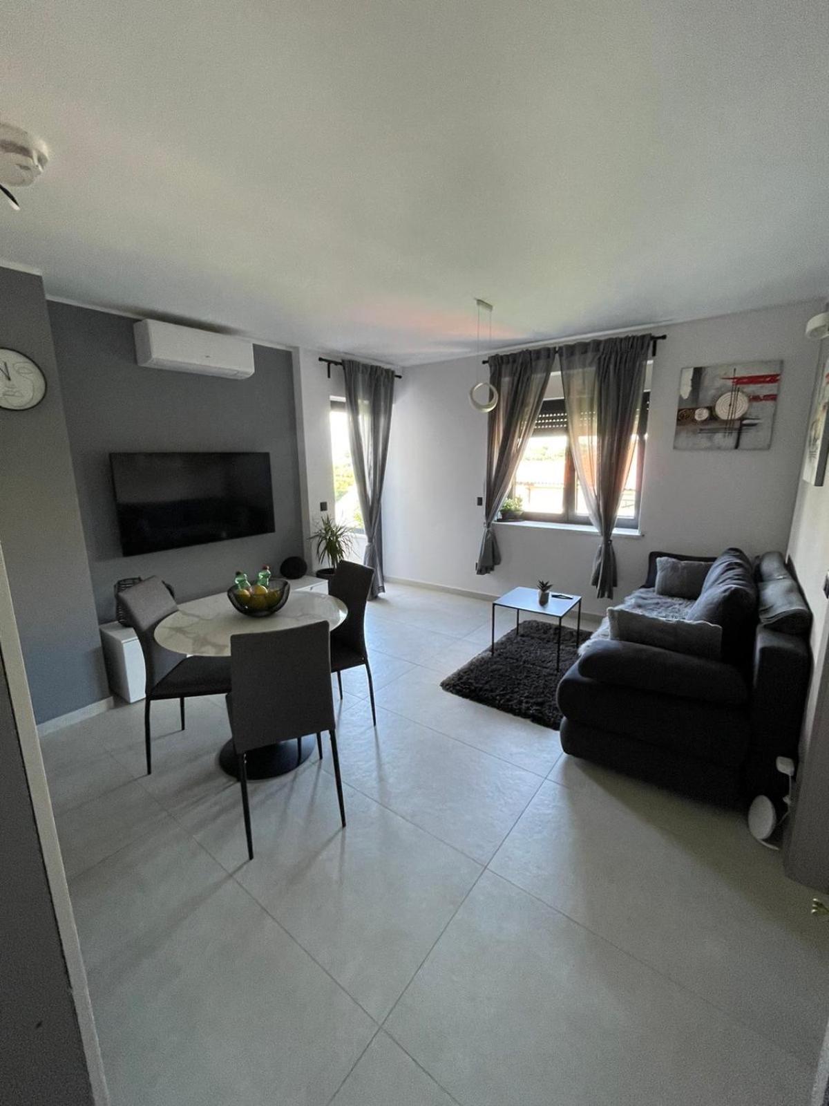Rijeka Relax Apartment With Parking Екстериор снимка