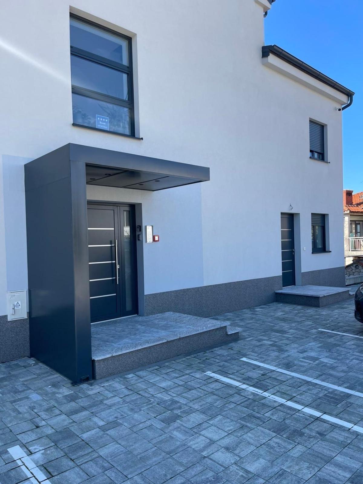 Rijeka Relax Apartment With Parking Екстериор снимка